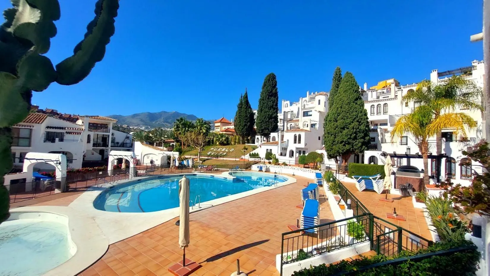 Apartamento Happy Holiday Home! Pueblo Evita Charming Condo Benalmádena